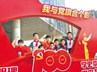 鱼刺、鸭锁骨、花生、枣核……卡喉咙了怎么办？千万不要喝醋、吞饭团！
